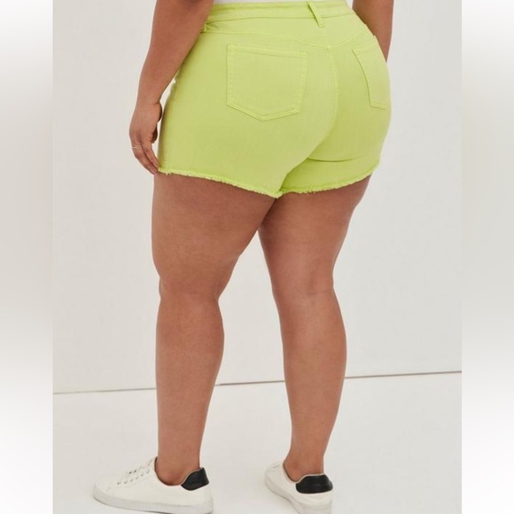 Torrid 5” Vintage Stretch MidRise Shorts - Picture 2 of 4